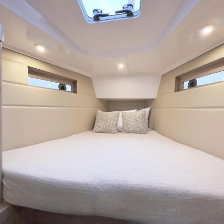 Hotel Hausboot Segelyacht Nui Burgtiefe auf Fehmarn Exteriér fotografie