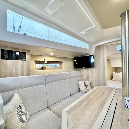 Hotel Hausboot Segelyacht Nui Burgtiefe auf Fehmarn Exteriér fotografie