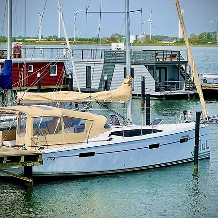 Hotel Hausboot Segelyacht Nui Burgtiefe auf Fehmarn Exteriér fotografie