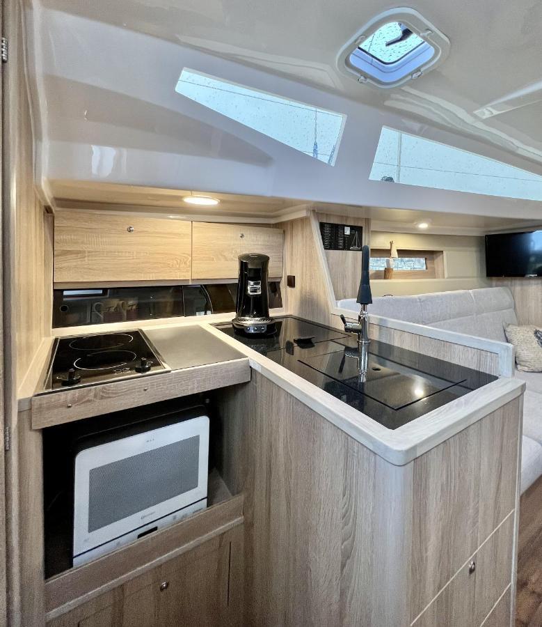 Hotel Hausboot Segelyacht Nui Burgtiefe auf Fehmarn Exteriér fotografie