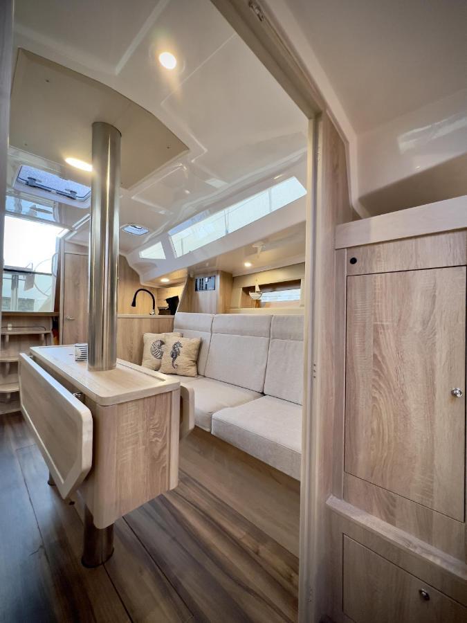 Hotel Hausboot Segelyacht Nui Burgtiefe auf Fehmarn Exteriér fotografie