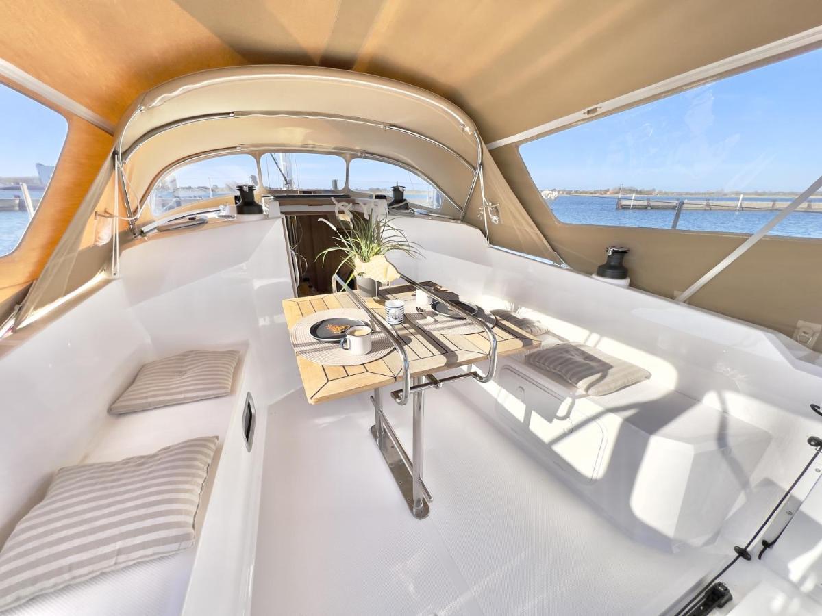 Hotel Hausboot Segelyacht Nui Burgtiefe auf Fehmarn Exteriér fotografie